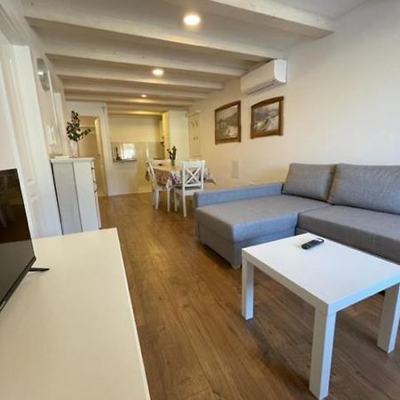 Apartment Concetta Cres Luaran gambar