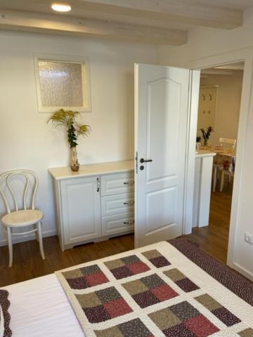 Apartment Concetta Cres Luaran gambar