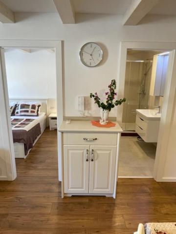 Apartment Concetta Cres Luaran gambar