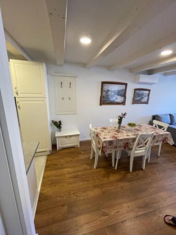 Apartment Concetta Cres Luaran gambar